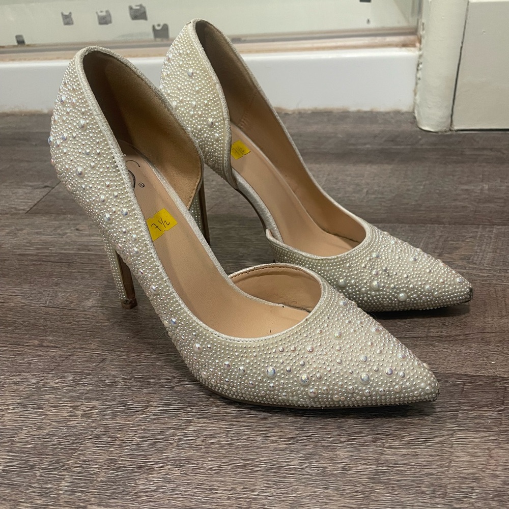 Elegant Cream Pearl-Embellished Heels
